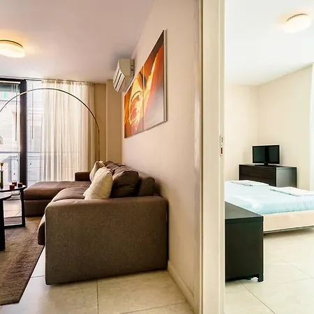 빌라 луксозна триетажна къща в центъра на 프리모르스코