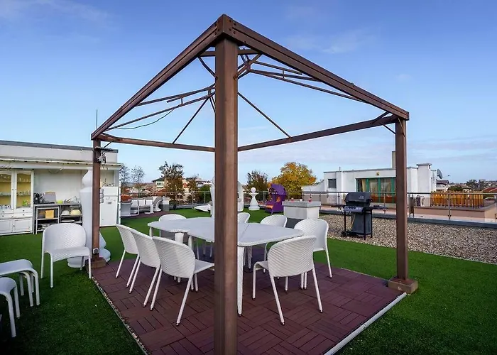 Willa луксозна триетажна къща в центъра на Primorsko