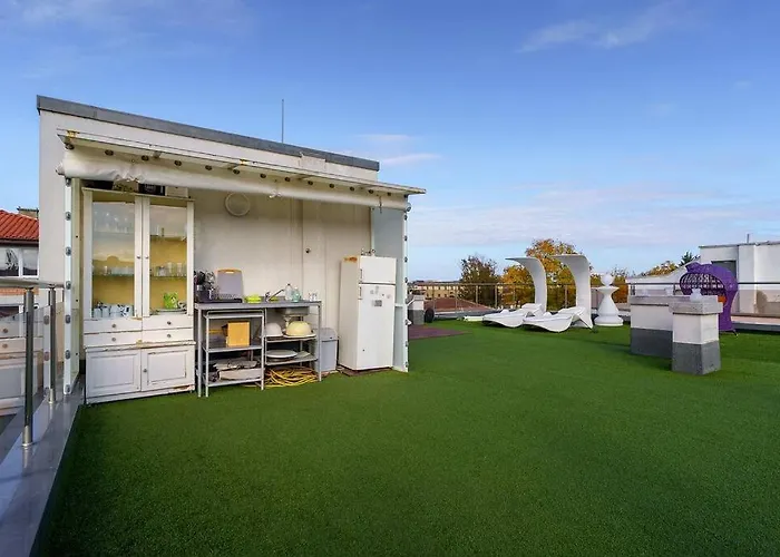 Willa луксозна триетажна къща в центъра на Primorsko