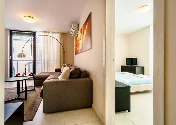 Willa луксозна триетажна къща в центъра на Primorsko